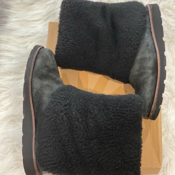 UGG Australia - Picture 7 of 11